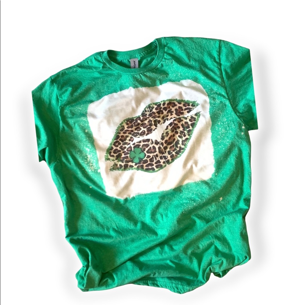 Lucky Leopard Lips tee